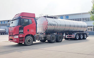 新鄉(xiāng)市新東機械推出食用油運輸車新標(biāo)準(zhǔn)